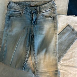 American Eagle skinny light wash jean